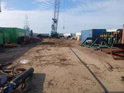 Heavy equipment & pipe handling